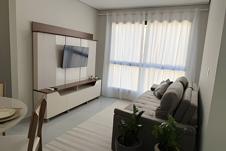 Apto Santinho Completo para até 8 Pessoas, Floripa