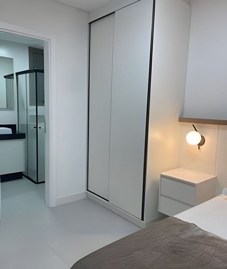 Lindo duplex, 2 suítes no melhor de Jurerê Int.408