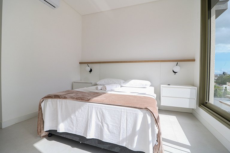 Lindo duplex, 2 suítes no melhor de Jurerê Int.408