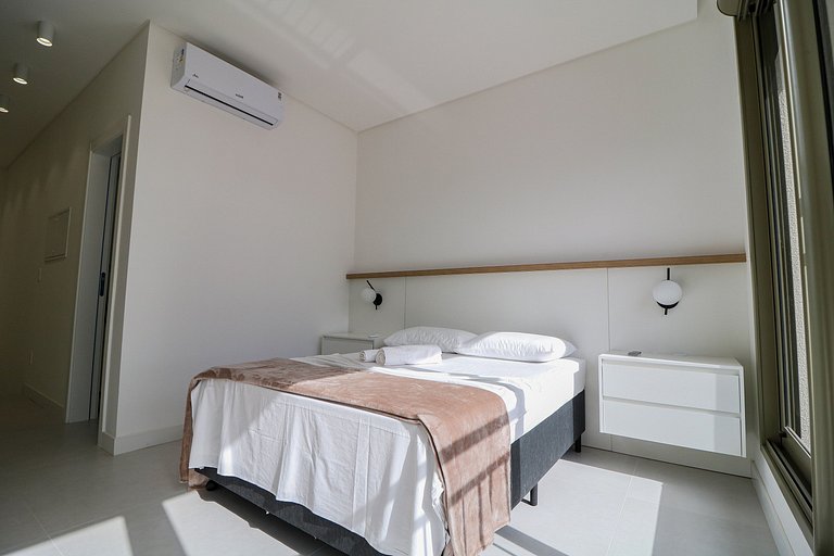 Lindo duplex, 2 suítes no melhor de Jurerê Int.408