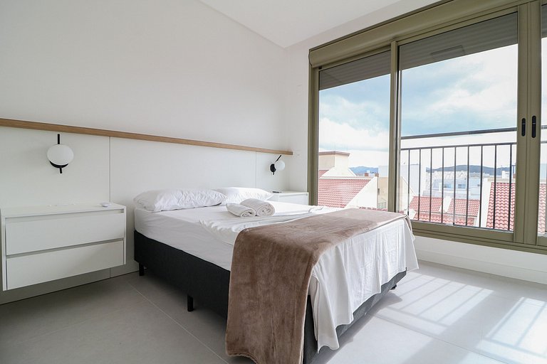 Lindo duplex, 2 suítes no melhor de Jurerê Int.408
