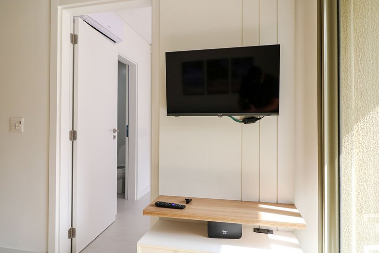 Lindo duplex, 2 suítes no melhor de Jurerê Int.408