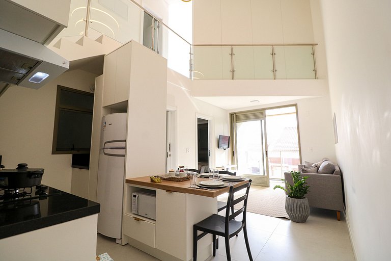 Lindo duplex, 2 suítes no melhor de Jurerê Int.408