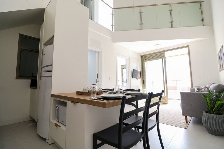Lindo duplex, 2 suítes no melhor de Jurerê Int.408