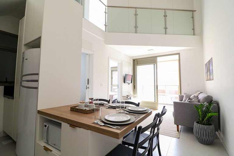 Lindo duplex, 2 suítes no melhor de Jurerê Int.408