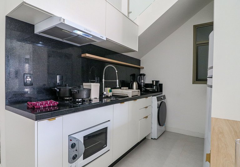 Lindo duplex, 2 suítes no melhor de Jurerê Int.408