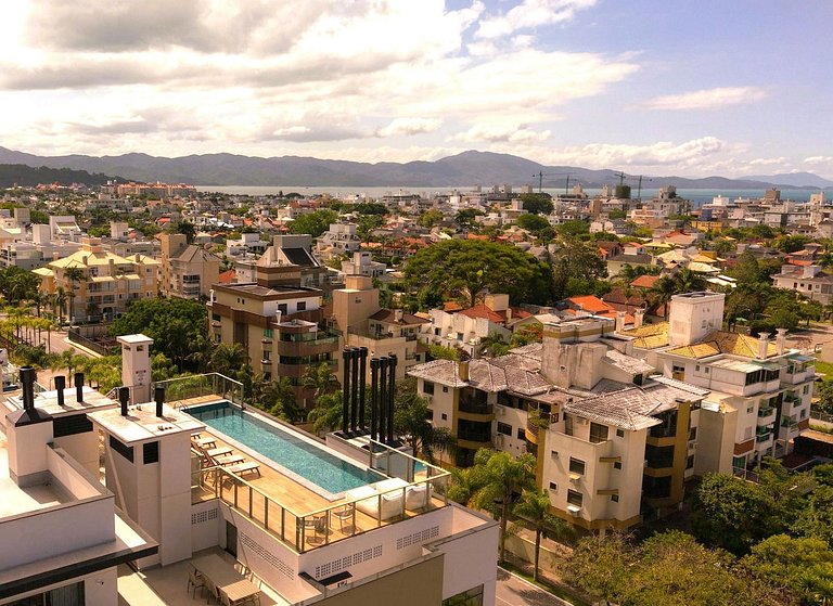 Lindo duplex, 2 suítes no melhor de Jurerê Int.408