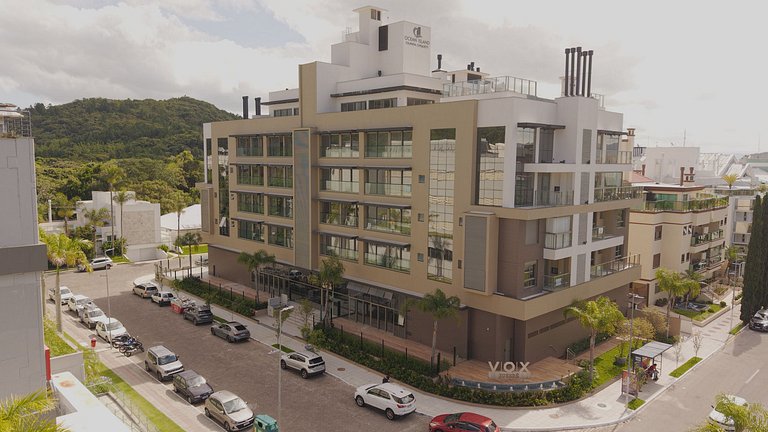 Lindo duplex, 2 suítes no melhor de Jurerê Int.408