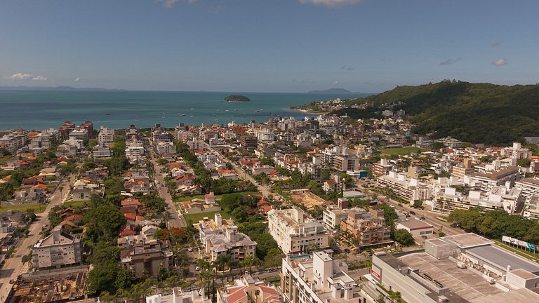 Lindo duplex, 2 suítes no melhor de Jurerê Int.408