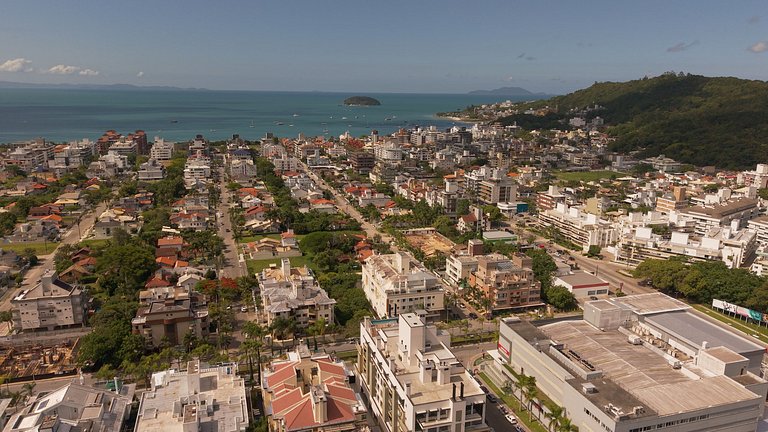 Lindo duplex, 2 suítes no melhor de Jurerê Int.408