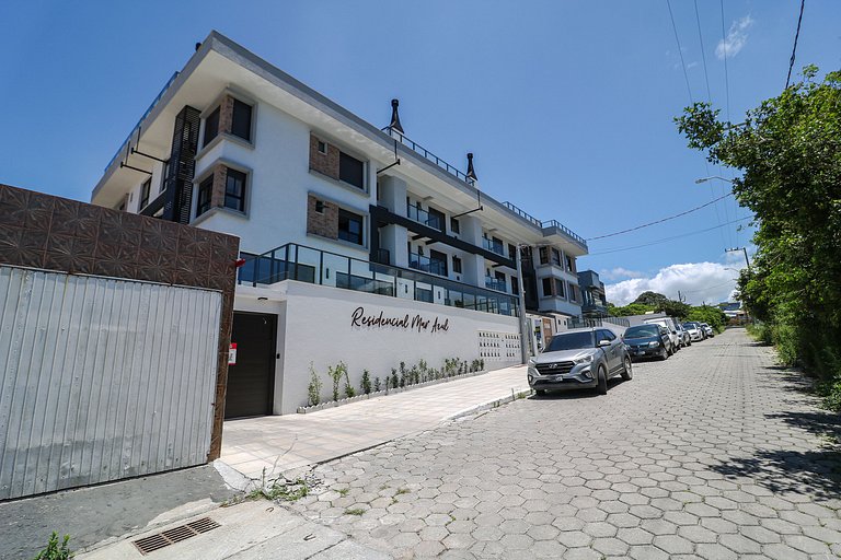 Apto Santinho Completo para até 8 Pessoas, Floripa